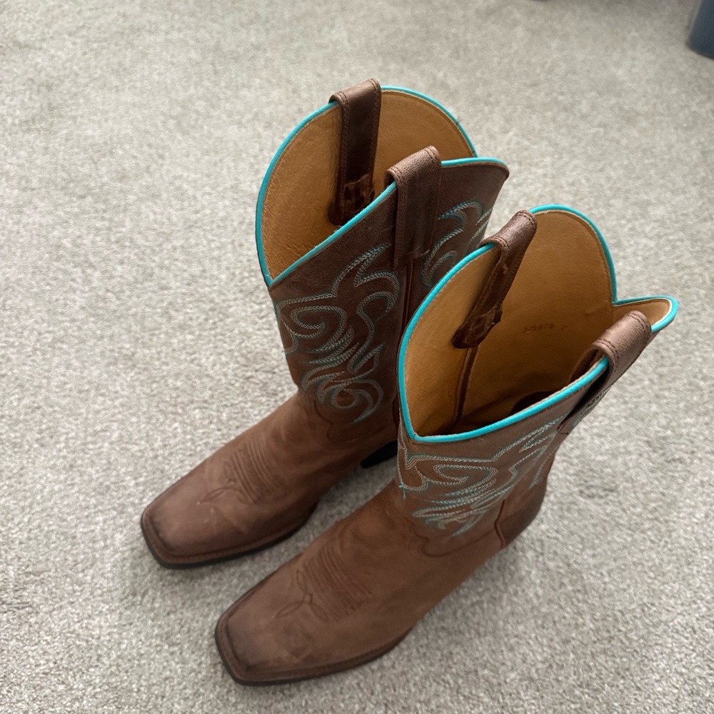 SHYANNE COWBOY SQUARE TOE BOOTS